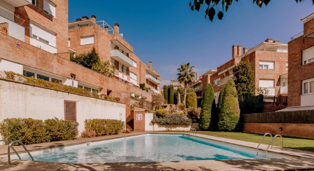 Bonito Duplex Con Piscina En Barcelona&Playa Apartment Tiana Exterior photo
