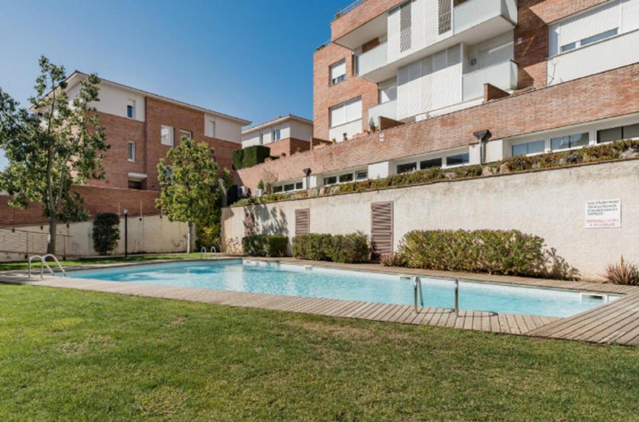 Bonito Duplex Con Piscina En Barcelona&Playa Apartment Tiana Exterior photo